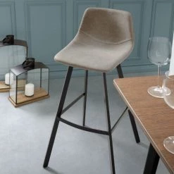 Kave Home - Tabouret De Bar Alve Beige 80 Cm Avec Dossier En Polyuréthane Et Pieds En Acier Noir - Beige 10 Kave Home - Tabouret De Bar Alve Beige 80 Cm Avec Dossier En Polyuréthane Et Pieds En Acier Noir - Beige -KAVE HOME Soldes 2022 12369233 4