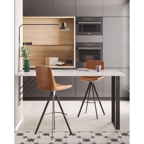 Kave Home - Tabouret De Bar Zeva Marron Clair 75 Cm Avec Dossier En Polyuréthane Et Pieds En Acier Noir - Marron 6 Kave Home - Tabouret De Bar Zeva Marron Clair 75 Cm Avec Dossier En Polyuréthane Et Pieds En Acier Noir - Marron – Image 4