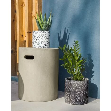 Kave Home - Set Bransc De 2 Cache-pots Ronds Ø 20 Cm / Ø 15 Cm - Noir 4 Kave Home - Set Bransc De 2 Cache-pots Ronds Ø 20 Cm / Ø 15 Cm - Noir – Image 2