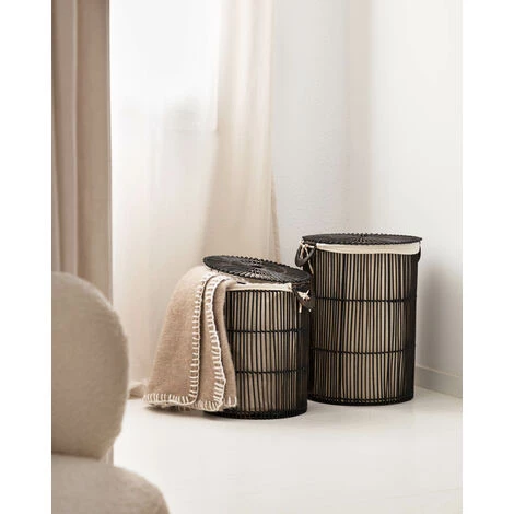 Kave Home - Lot Fayna De 2 Paniers à Linge 100% Rotin Finition Noire 40 Cm / 46 Cm - Noir 3 Kave Home - Lot Fayna De 2 Paniers à Linge 100% Rotin Finition Noire 40 Cm / 46 Cm - Noir – Image 2